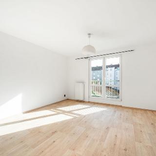 Pronájem bytu 1+kk a garsoniéry 37 m² Plzeň, Plzenecká