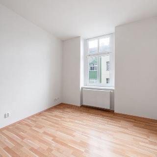 Pronájem bytu 1+kk a garsoniéry 20 m² Plzeň, Mikulášské náměstí