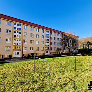 Prodej bytu 4+1 65 m&sup2; Meziboří