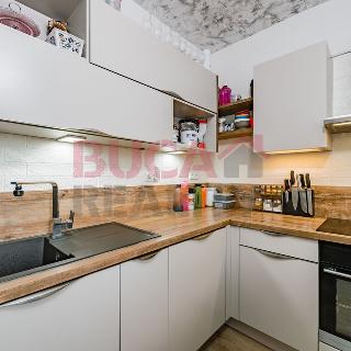 Prodej bytu 3+1 62 m² Větřní, Sadová