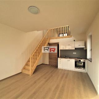 Pronájem bytu 1+kk a garsoniéry 43 m² Šternberk, Hlavní náměstí