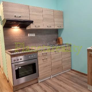 Pronájem bytu 1+kk a garsoniéry 24 m² Karlovy Vary, Studentská