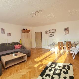 Prodej bytu 2+1 69 m² Karlovy Vary, Hybešova