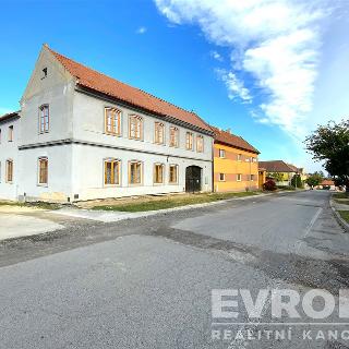 Prodej rodinného domu 625 m² Vraný