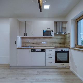 Pronájem bytu 3+kk 85 m² Praha, Středová