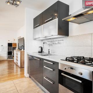 Prodej bytu 3+kk 102 m² Praha, Mahenova