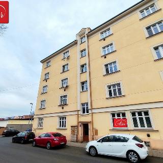 Pronájem bytu 2+1 80 m² Teplice, Československých legií