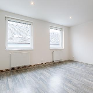 Pronájem bytu 2+kk 40 m² Kladno, Na vyhaslém