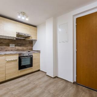 Pronájem bytu 2+1 35 m² Slaný, Kynského