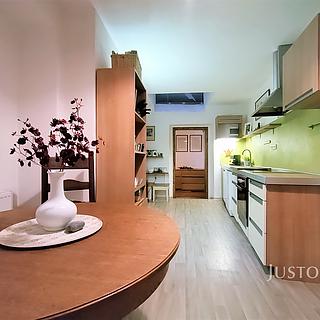 Pronájem bytu 3+1 110 m&sup2; Písek