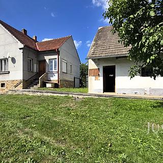 Prodej rodinného domu 514 m&sup2; Bernartice