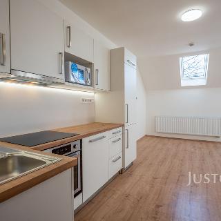 Pronájem bytu 3+kk 57 m² Tečovice, 