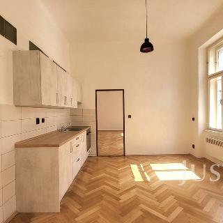 Pronájem bytu 2+1 78 m² Písek, Chelčického