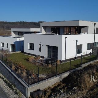 Prodej bytu 4+kk 120 m² Hluboká nad Vltavou, Rybova