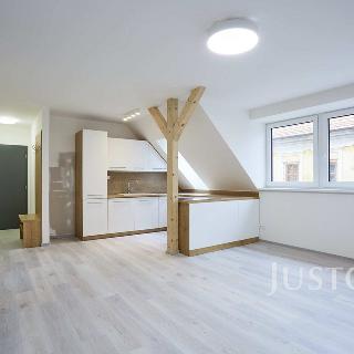 Pronájem bytu 3+kk 82 m² Třeboň, Sokolská