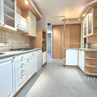 Pronájem bytu 3+1 88 m² Písek, Budovatelská