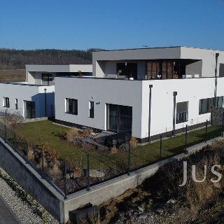 Prodej bytu 3+kk 84 m² Hluboká nad Vltavou, Rybova