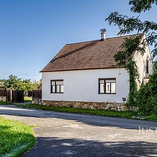 Prodej rodinného domu 90 m&sup2; Dříteň