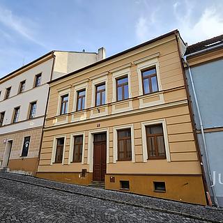 Prodej rodinného domu 300 m&sup2; Písek