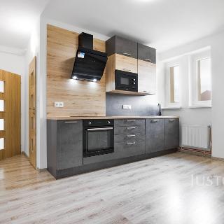 Prodej bytu 3+1 75 m² Teplice, Vrázova