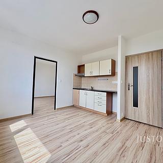 Pronájem bytu 2+kk 37 m&sup2; Ústí nad Labem