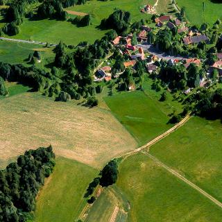 Prodej stavební parcely 8000 m² Bratronice