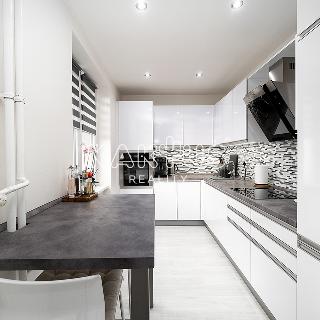 Pronájem bytu 2+kk 54 m² Ostrava, Stavební