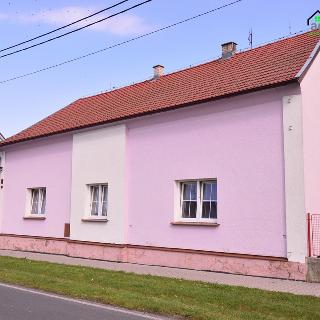 Prodej rodinného domu 120 m² Vstiš