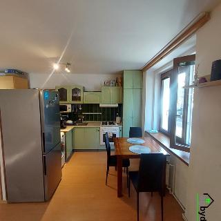 Pronájem bytu 1+kk a garsoniéry 48 m² Plzeň, Guldenerova