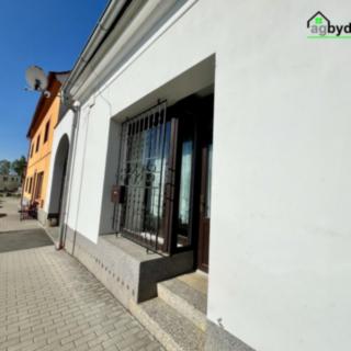 Pronájem bytu 2+kk 65 m² Město Touškov, Dolní náměstí