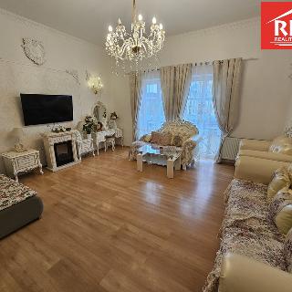 Prodej bytu 2+kk 68 m² Mariánské Lázně, Masarykova