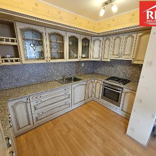 Prodej bytu 3+kk 86 m² Mariánské Lázně, Bezejmenná