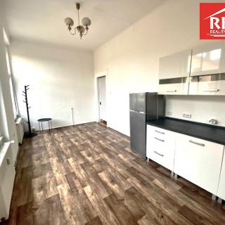 Pronájem bytu 1+kk a garsoniéry 20 m² Mariánské Lázně, Hlavní třída