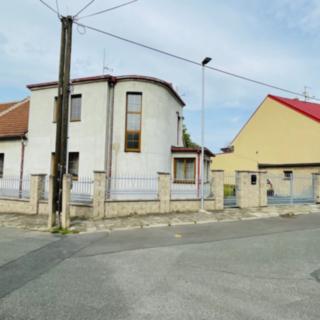 Pronájem rodinného domu 100 m² Kladno