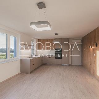 Pronájem bytu 4+kk 104 m² Hradec Králové, Pod Svahem