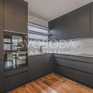 Pronájem bytu 3+kk 97 m² Hradec Králové, Farářství