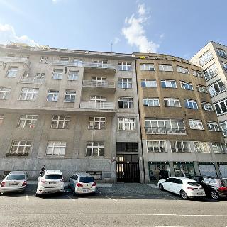 Pronájem bytu 1+kk a garsoniéry 30 m² Praha, Lípová