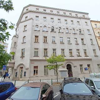 Pronájem bytu 2+kk 133 m² Praha, Sázavská