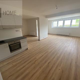 Prodej bytu 1+kk a garsoniéry 76 m², Sedlecká