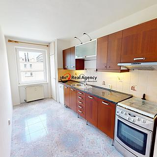 Pronájem bytu 3+1 86 m&sup2; Praha