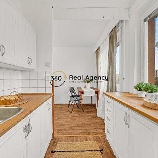 Prodej bytu 4+1 70 m² Praha, Bělčická