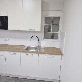 Pronájem bytu 3+1 69 m² Praha, Lamačova