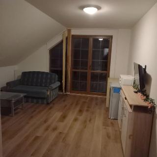 Pronájem pokoje 30 m² Jirny, Hlavní