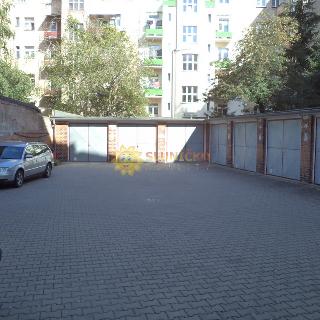 Pronájem garáže 44 m² Hradec Králové, Střelecká