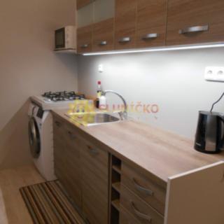 Pronájem bytu 3+1 60 m² Hradec Králové, Medkova