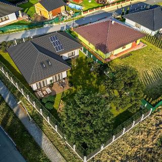 Prodej stavební parcely 749 m² Pečky