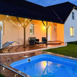 Prodej hotelu a penzionu 140 m² Černovice Svatava