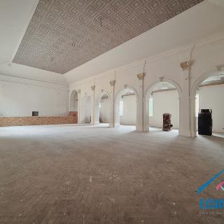 Prodej obchodu 1 200 m² Milovice, 