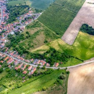 Prodej stavební parcely 1 076 m² Chrást