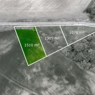 Prodej stavební parcely 1 510 m² Chrást